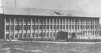 средняя школа №64 в 1967 год. Хорошо сохранилась...не правда ли?